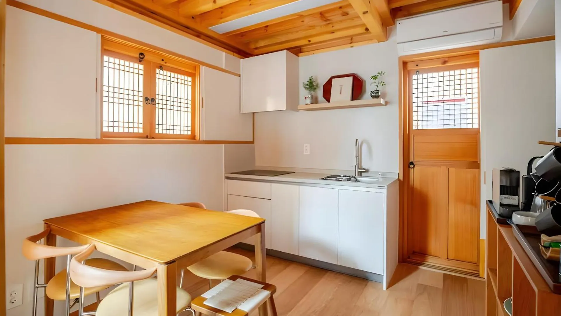 Numaru Stay - Luxury Private Hanoks In Seochon, Seul 0*,